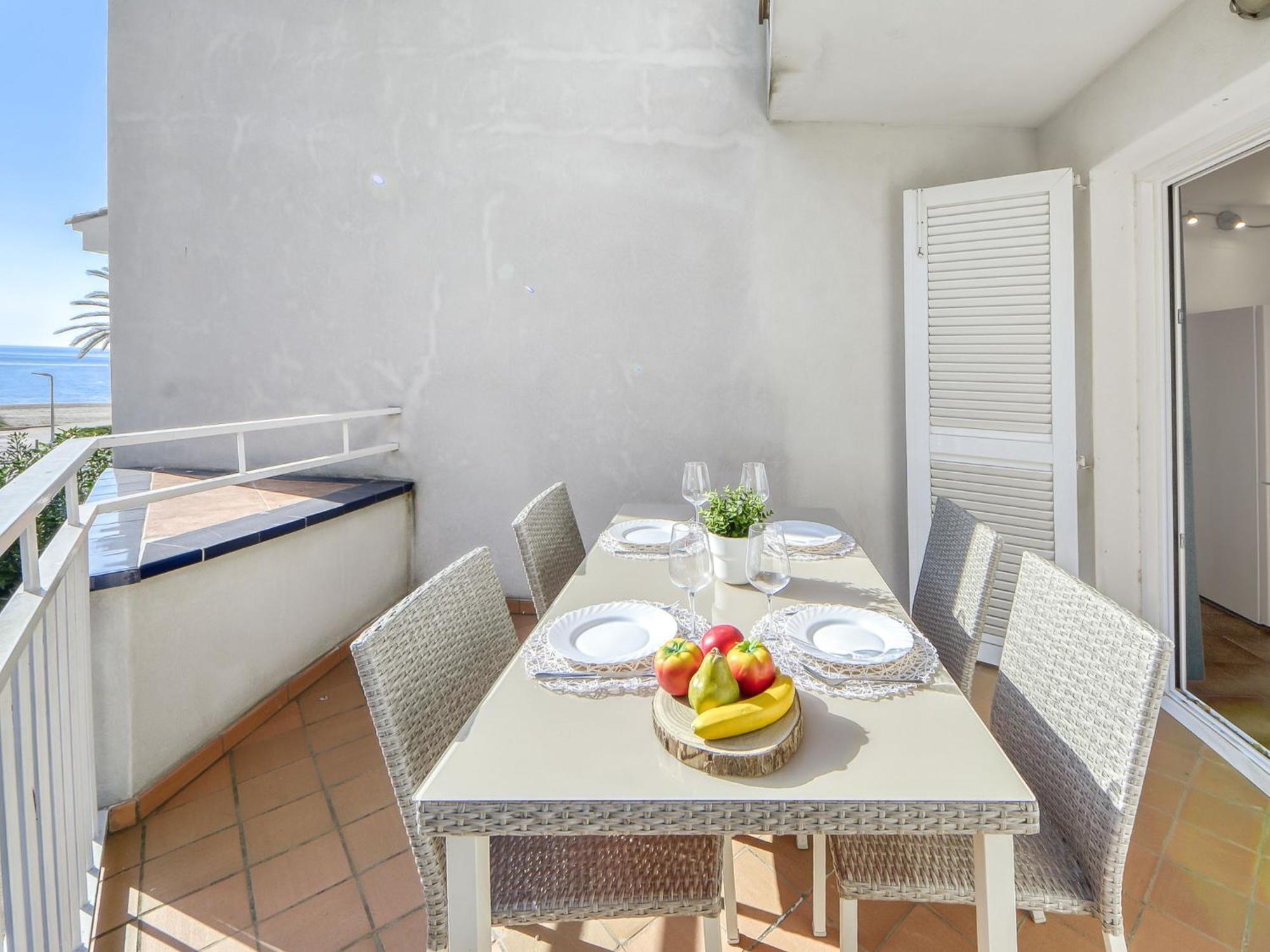 Appartamento Platja De Roses-10 By Interhome
